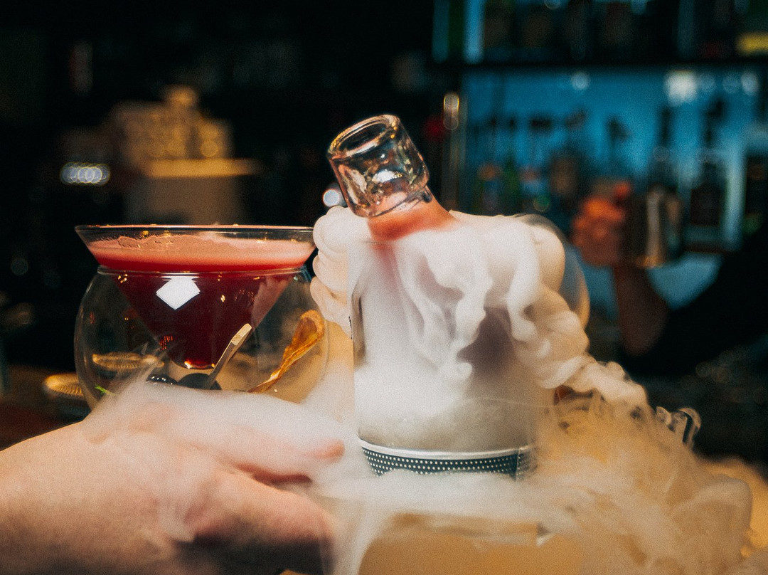 Cloud Nine - Premium Cocktail Bar