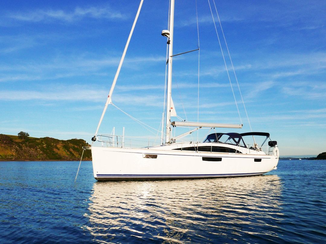 Ataahua Luxury Sailing景点图片