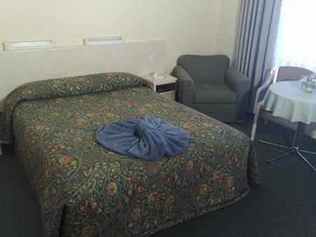 蓝宝石城市汽车酒店主图