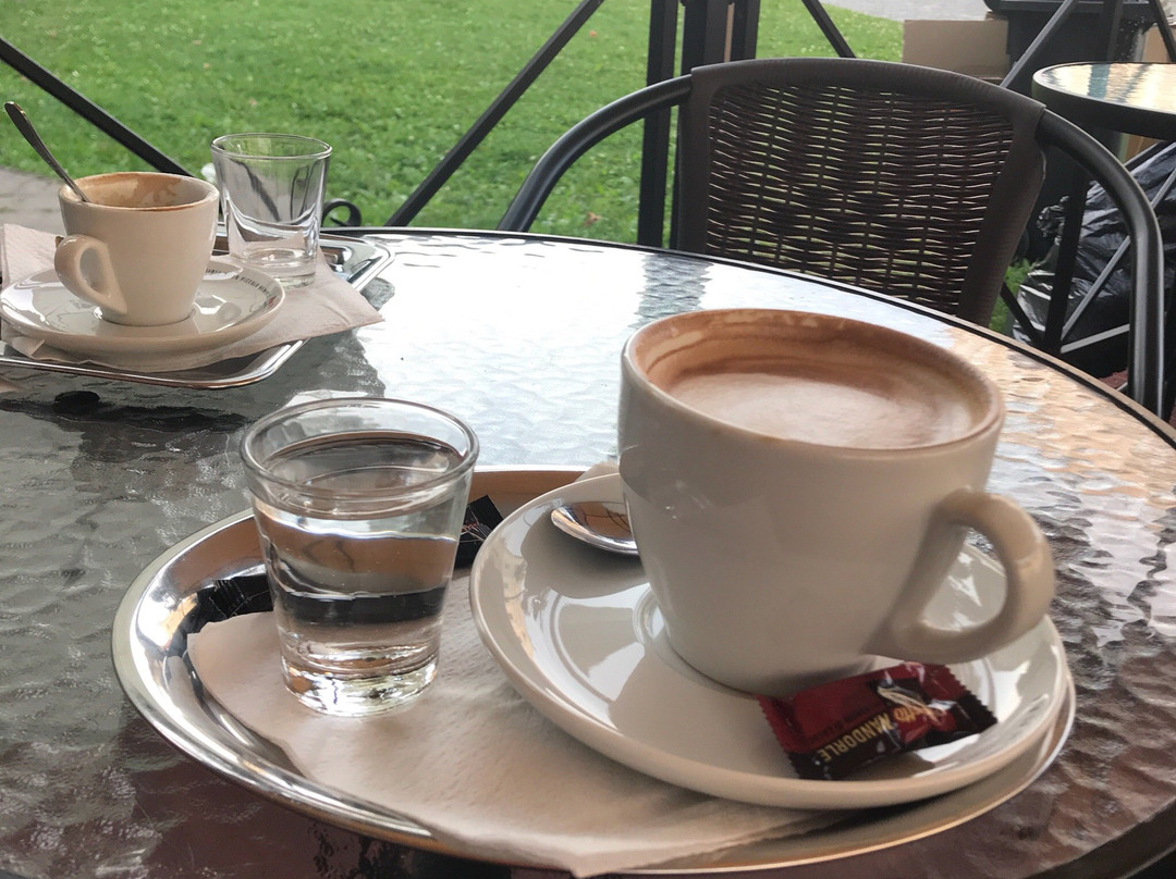 Velka Lomnica餐馆和美食-Le Colonial Cafe