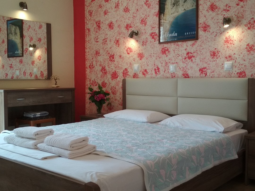 Gogo's Rooms & Studios主图