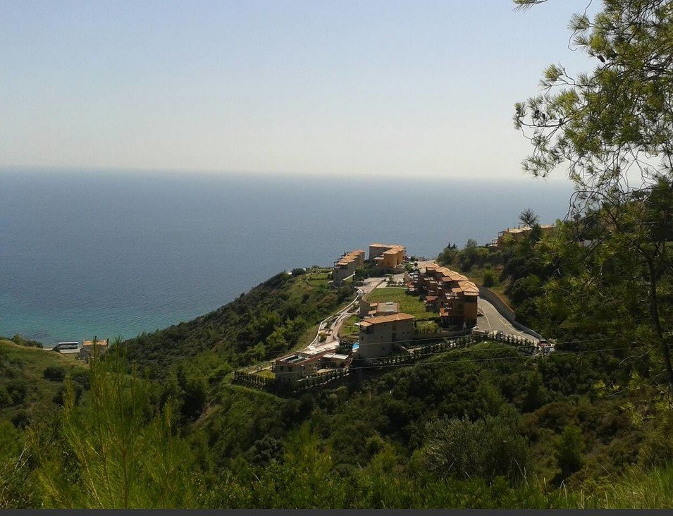 Koumaros Aparthotel主图