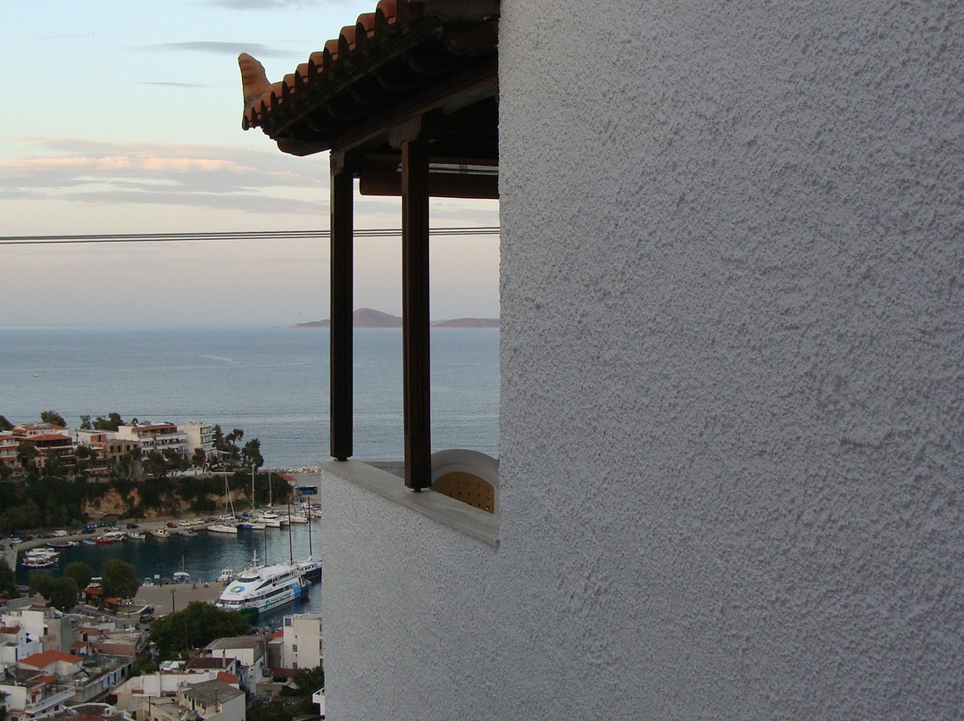 Captain George's Apartments主图