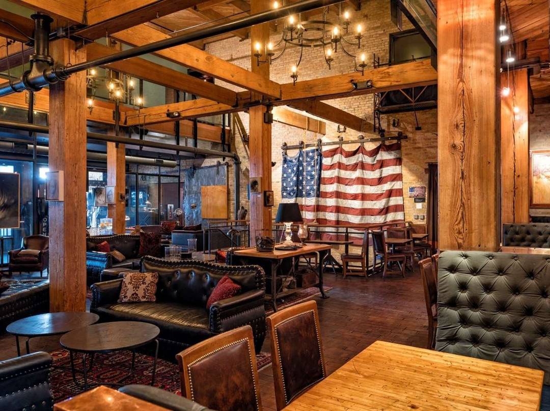 马铁大酒店主图