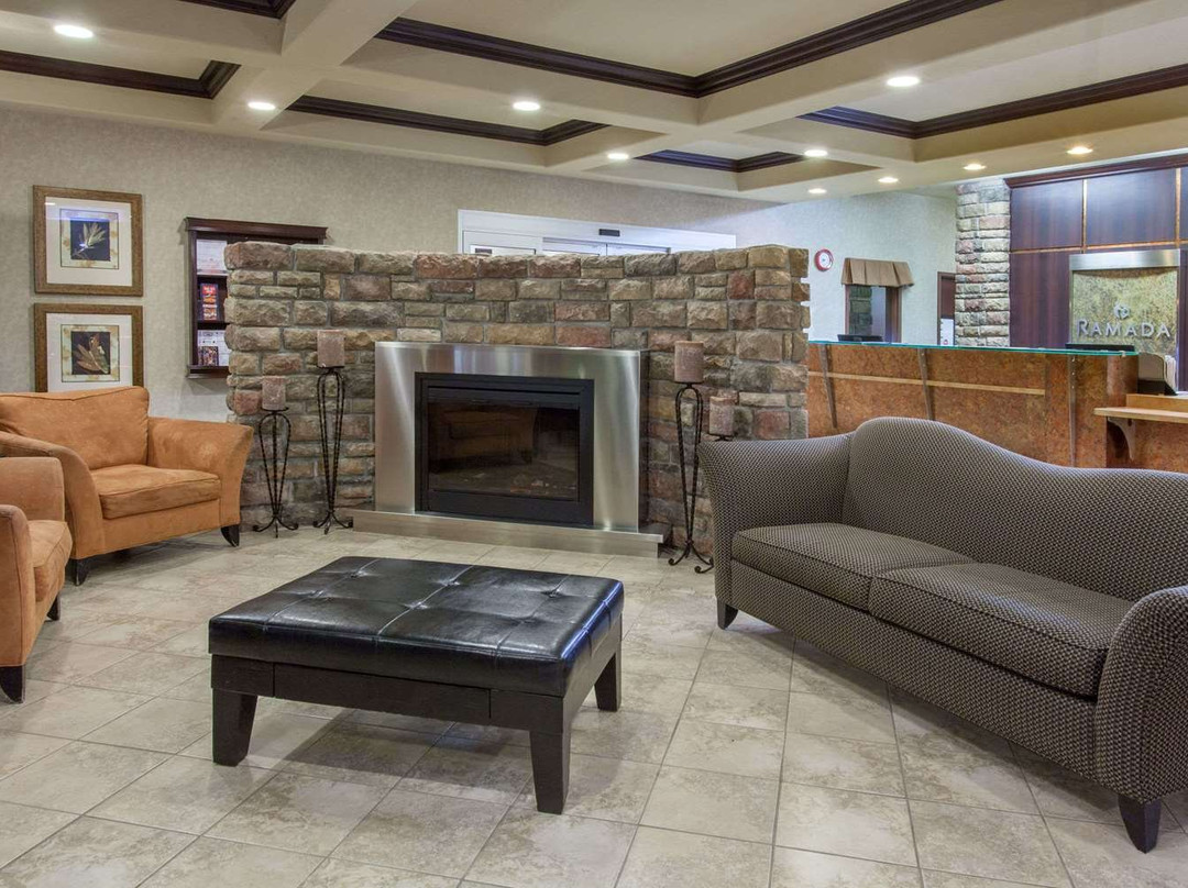 Ramada by Wyndham Camrose主图