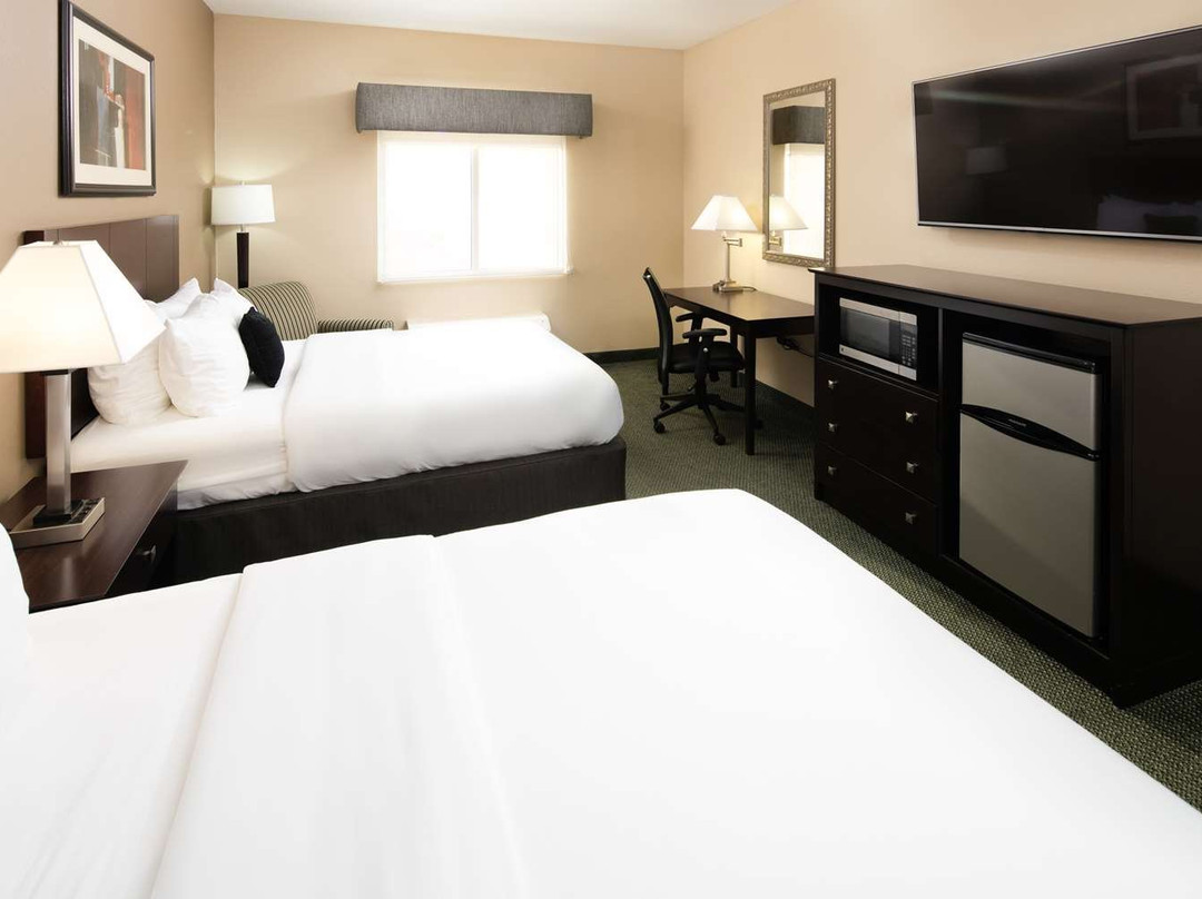 Country Inn & Suites Etown主图