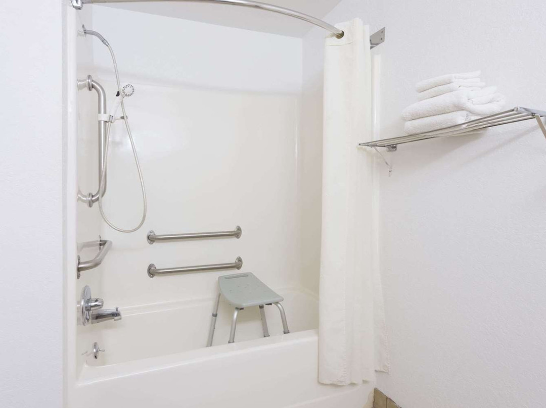 Super 8 by Wyndham Fairmont主图