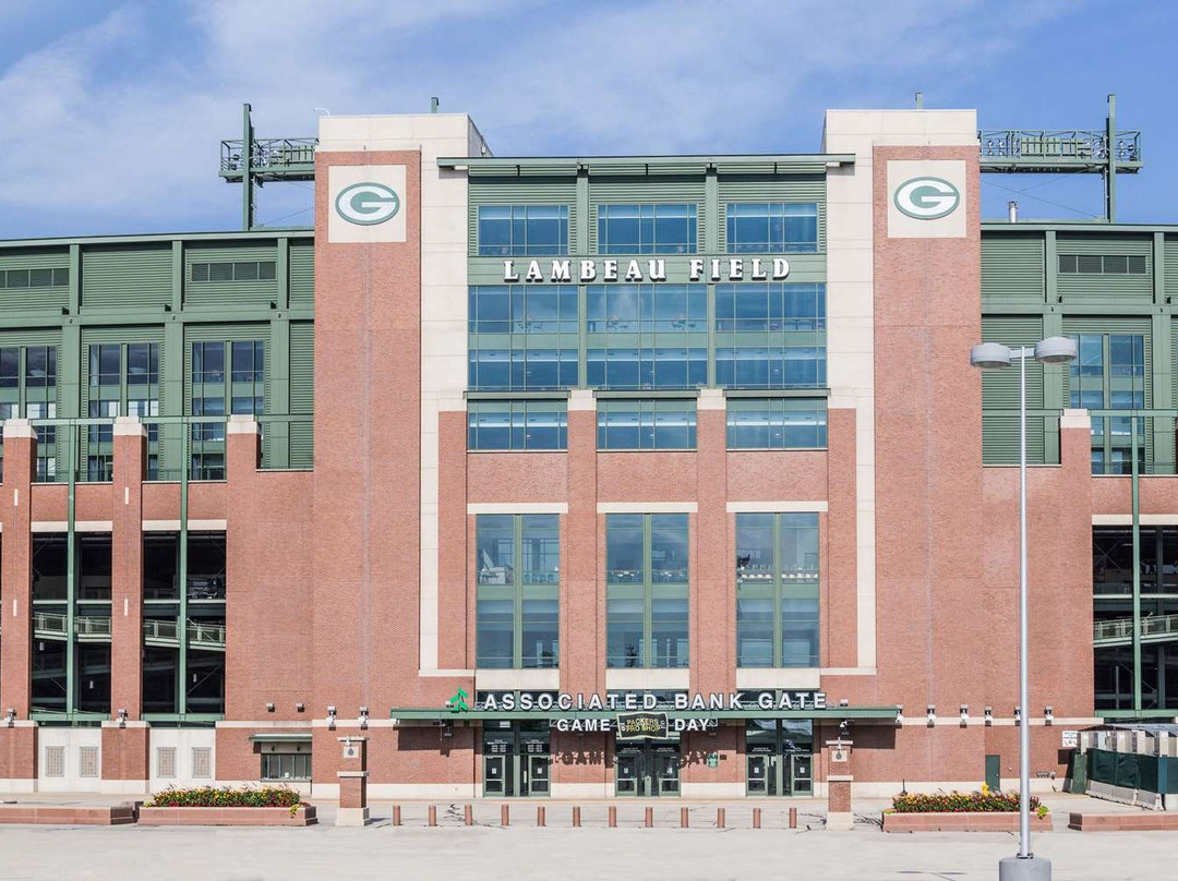 Super 8 by Wyndham Green Bay Near Stadium主图