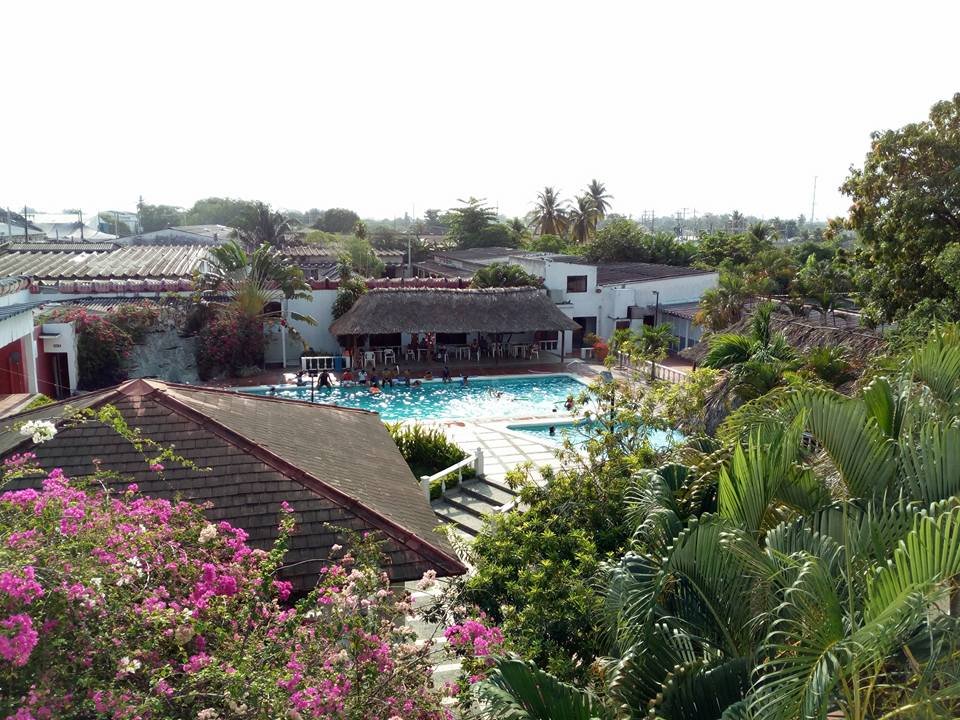 Hotel Cacique T-泳池