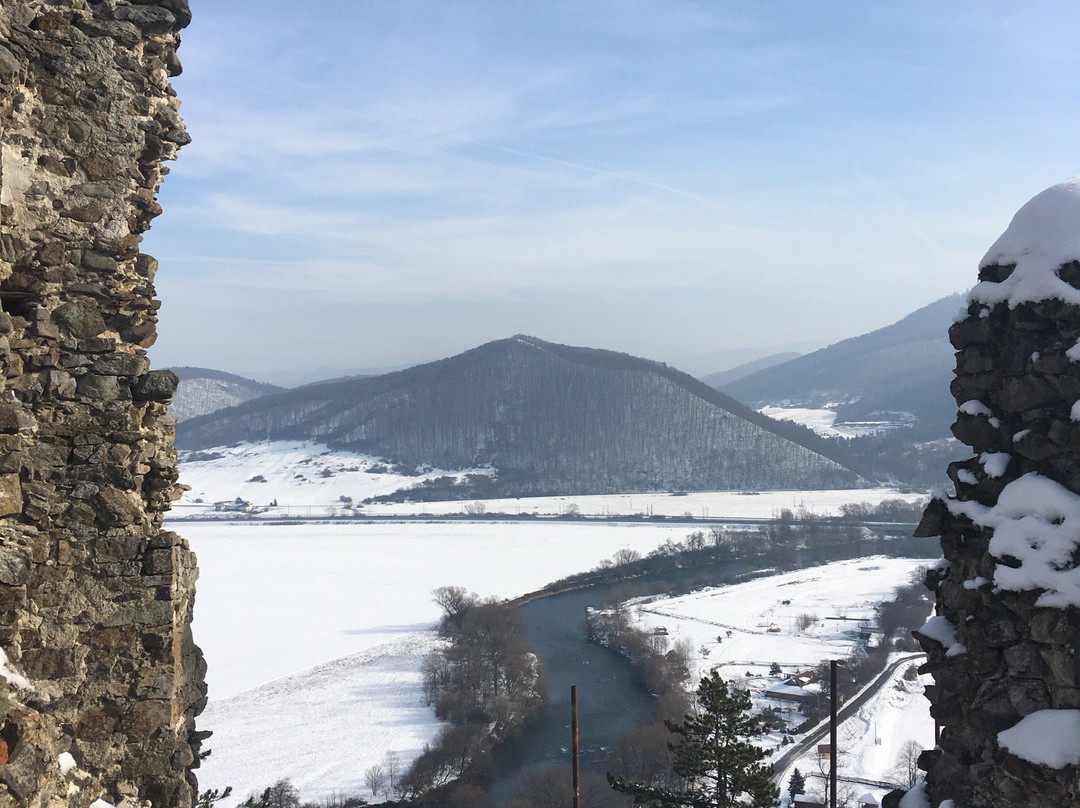 Revište Castle ruins景点图片