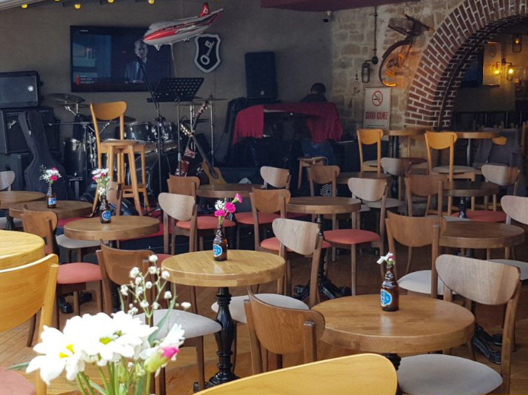 Loca Bistro & Bar
