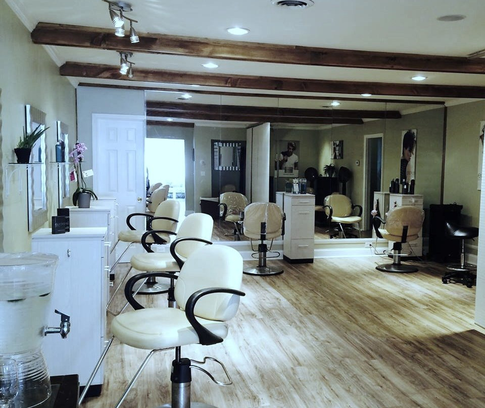 Reflections Salon, Spa & Tanning Studio-Chestertown必去景点