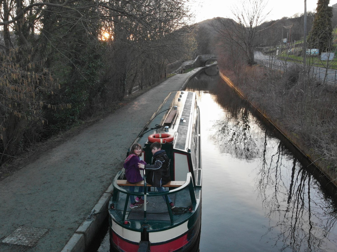 Crest Narrowboats景点图片