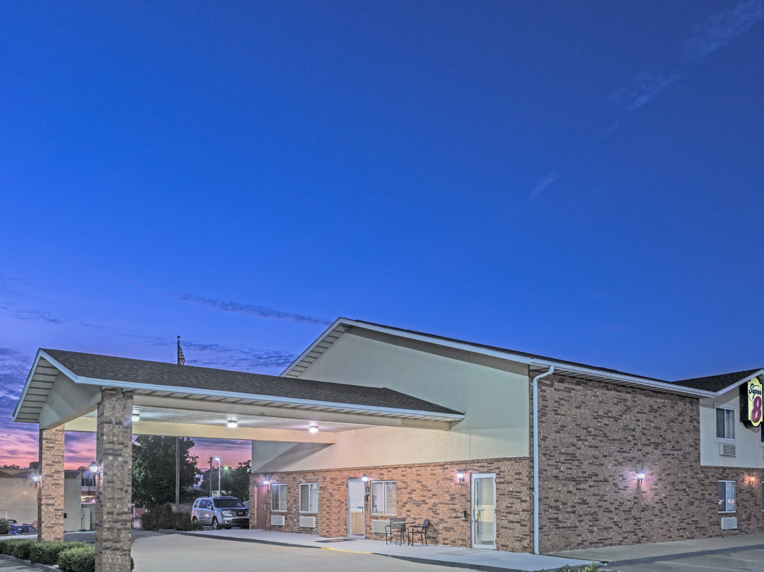 Super 8 by Wyndham Potosi主图