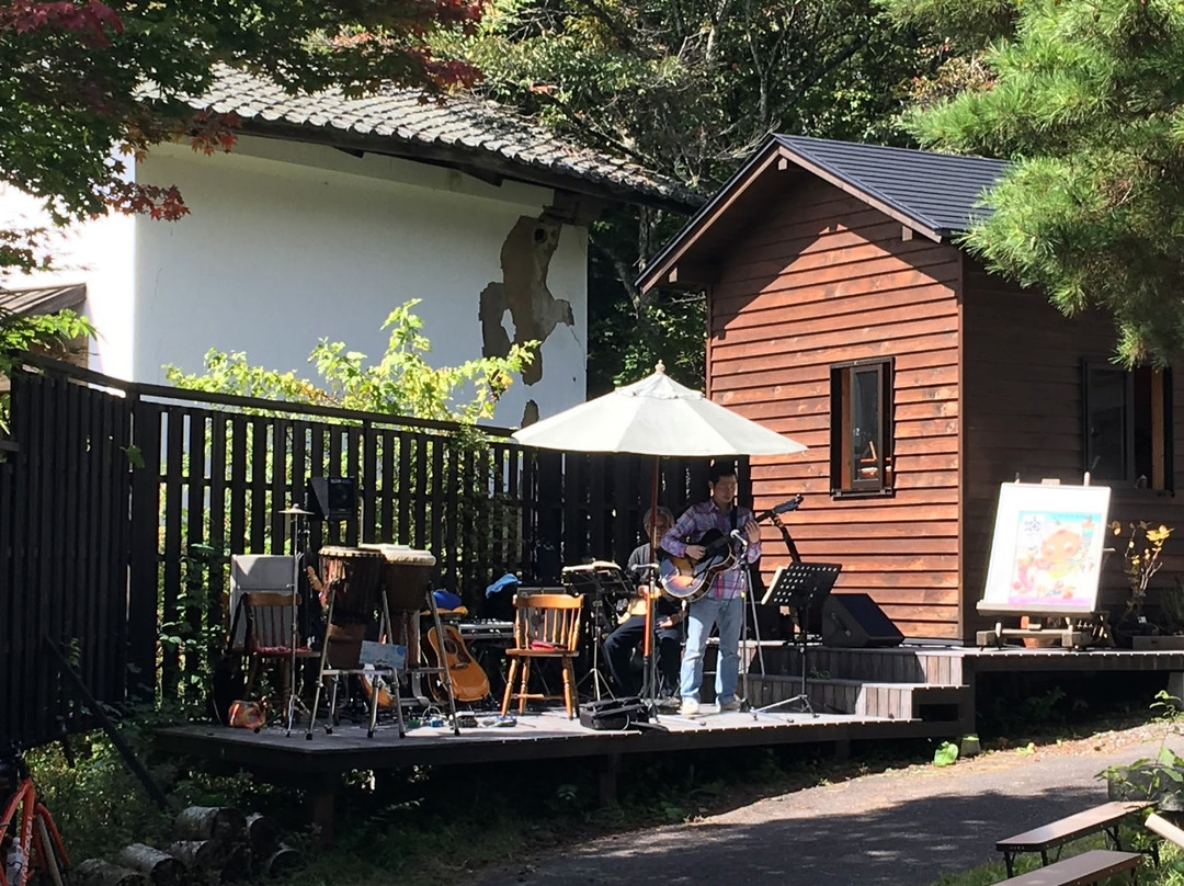 Shinanooiwake Culture Space Aburaya-轻井泽町必去景点