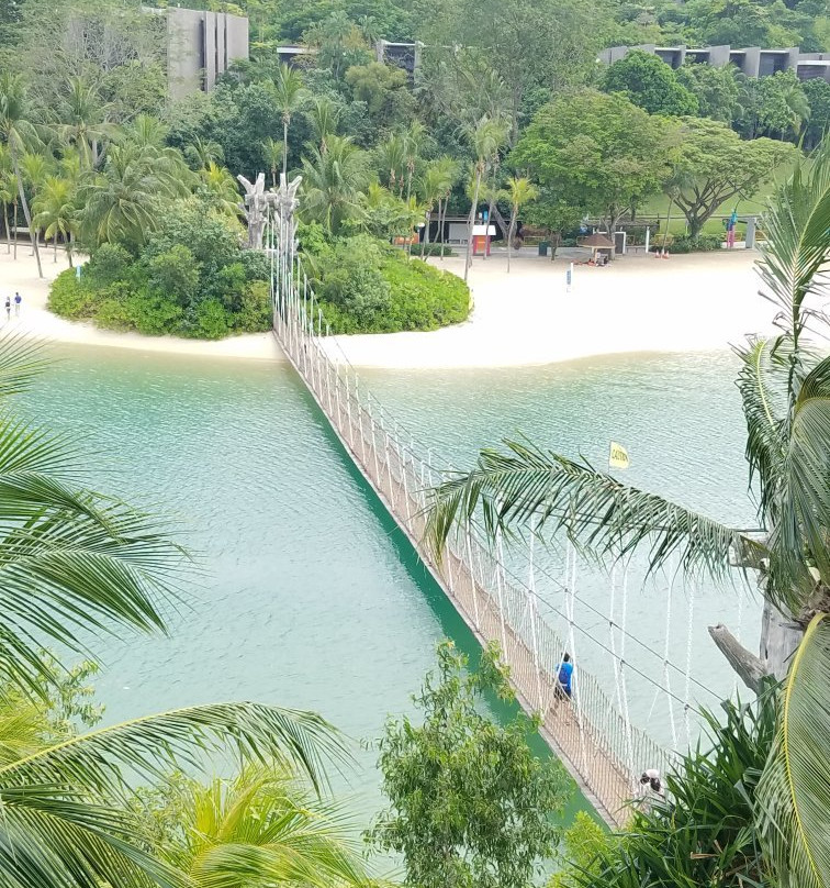 Floating Bridge at Siloso Beach景点图片