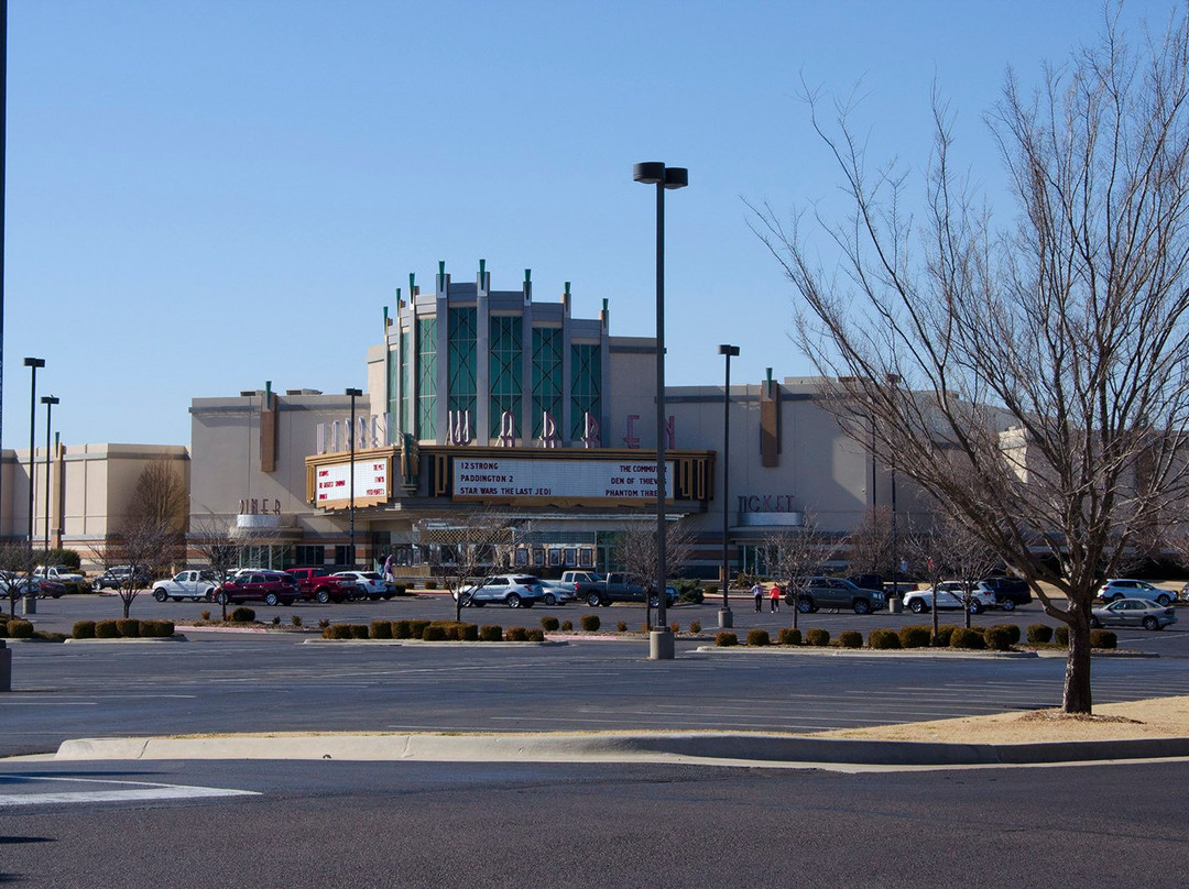 Moore Warren Theatre-穆尔必去景点