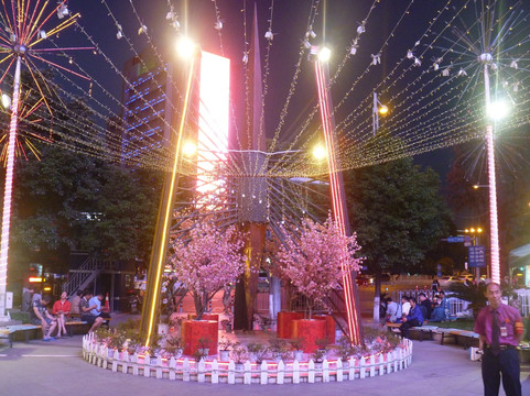 昆明新世界百货-昆明市必去景点