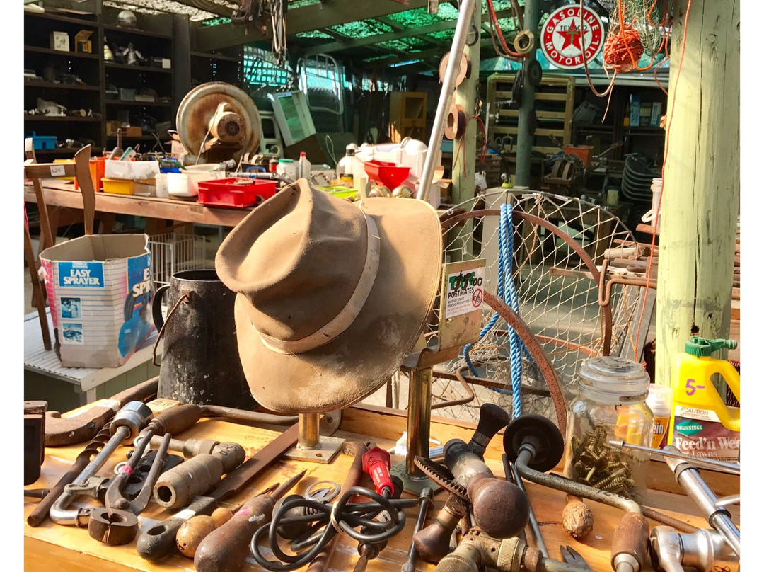 Riviera Trading Post (Collectables & Antiques).-莱克斯恩特伦斯必去景点