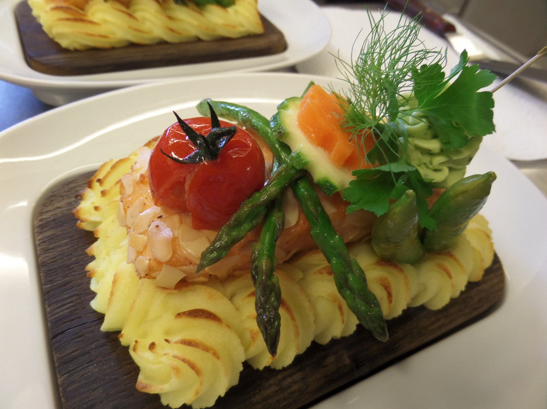 Dipperz餐馆和美食-Restaurant Puppenhaus am Brunnen