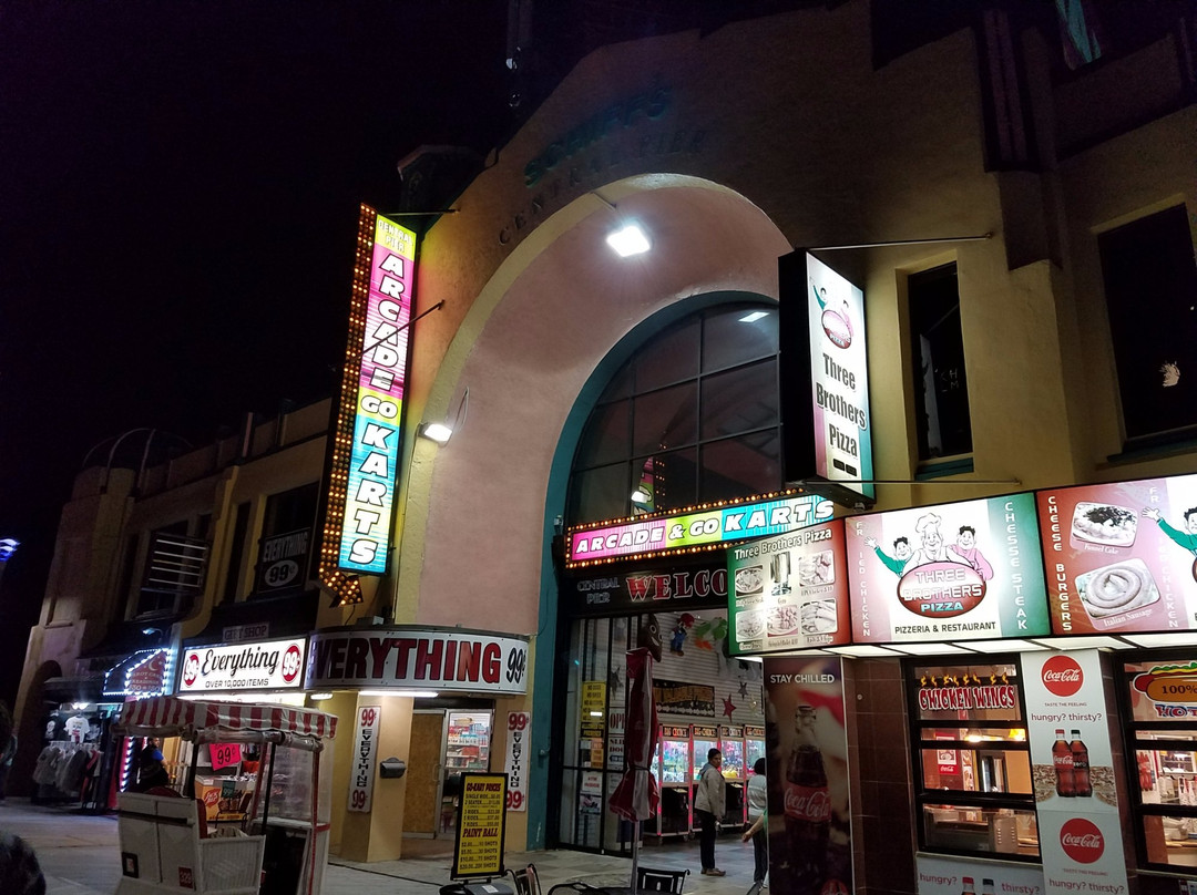 Central Pier Arcade景点图片