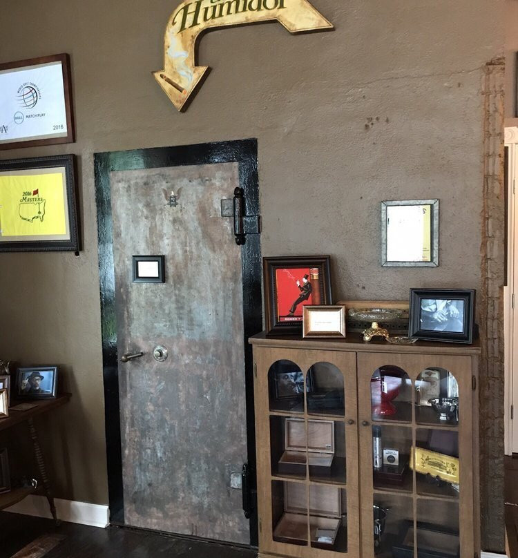 The Cigar Vault-Buda必去景点