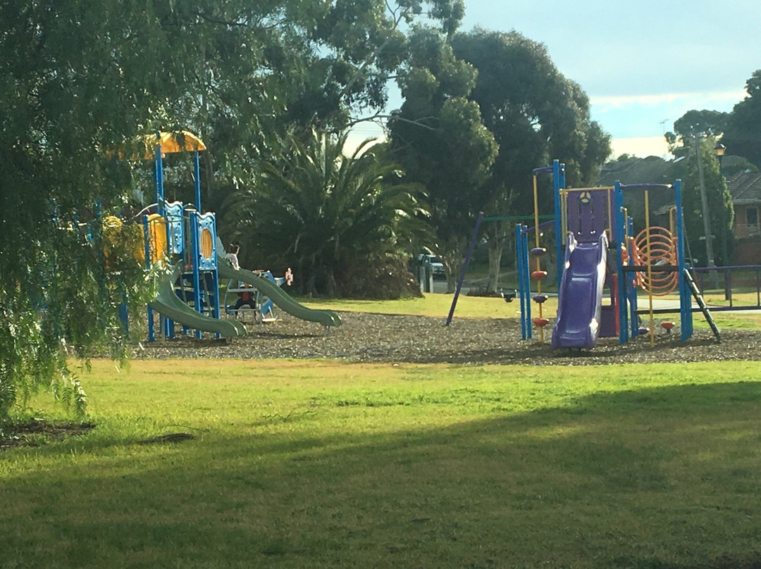 Hubert Osborne Park-特拉拉尔根必去景点