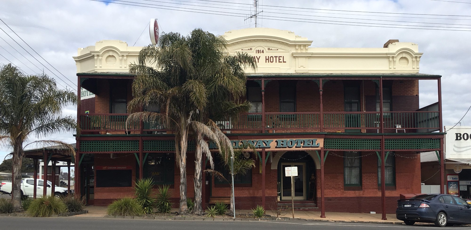 The Railway Hotel-官方