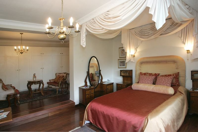 Monkey Town Manor House-官方