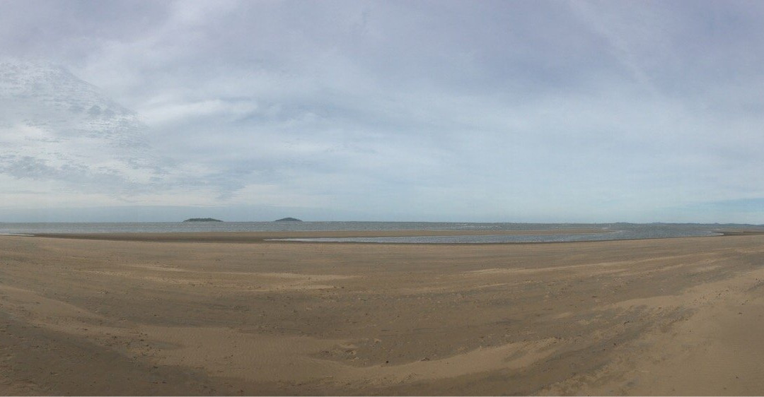 Far Beach景点图片