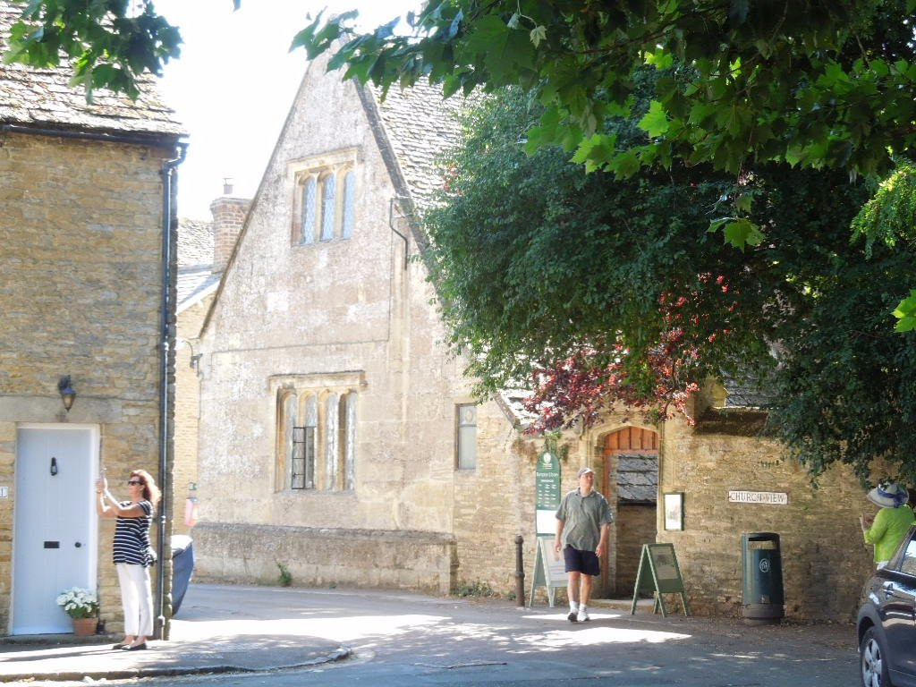 Bampton Library景点图片