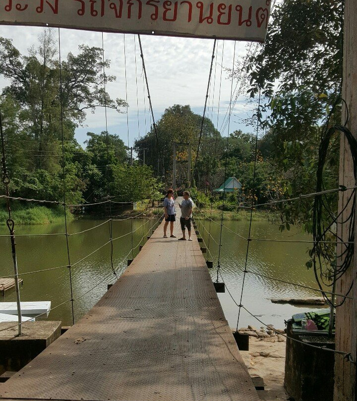 Kaeng Song Waterfall景点图片