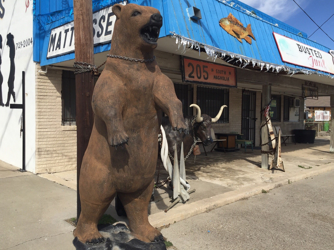 Busted Pot Junk Museum & Wells Discount Center-罗克波特必去景点