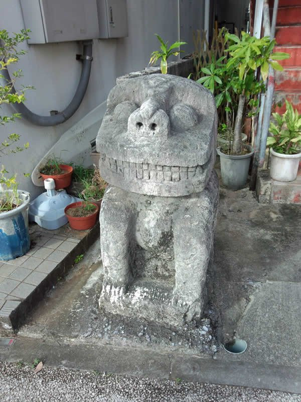 Stone Statue of Lion in Niijima-ku景点图片