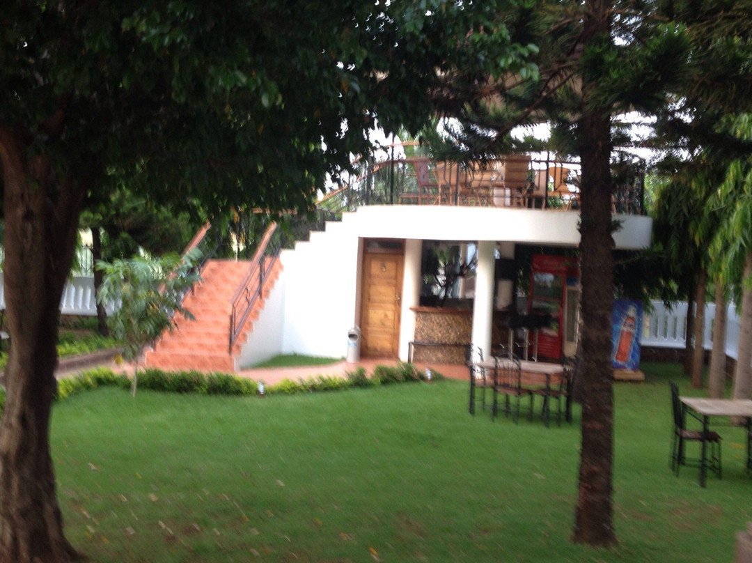 Coast View Hotel主图