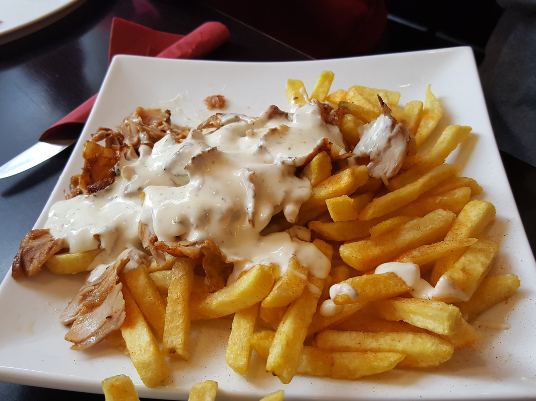 Netice Demir Kulat Daun Town Grill Restaurant