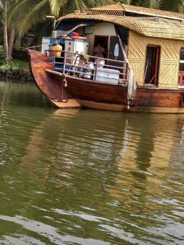 Valiyaparamba Backwaters景点图片