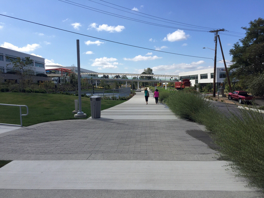 Cross Kirkland Corridor Trail-柯克兰必去景点