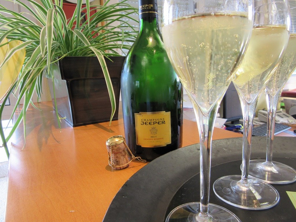 Champagne Jeeper景点图片