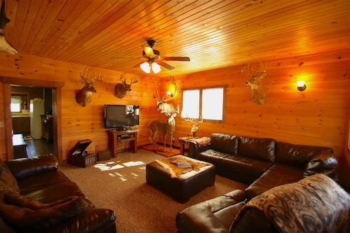 10 Gauge Outfitters Lodge