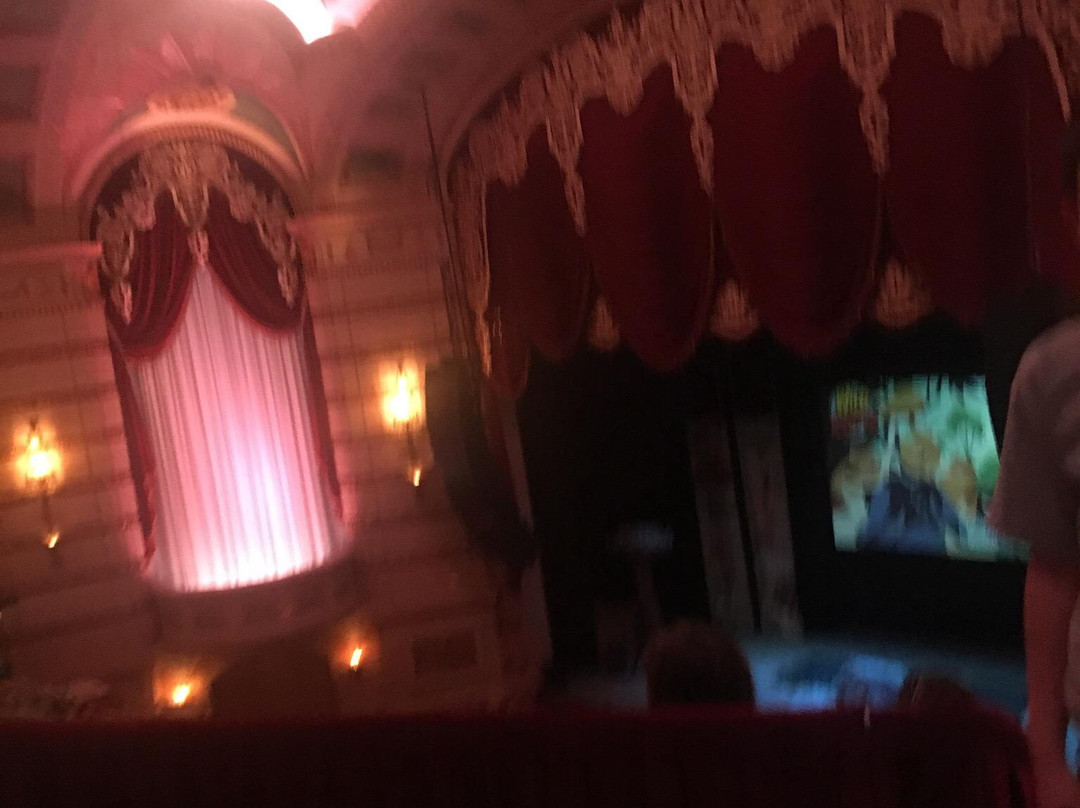 Paramount theater-锡达拉皮兹必去景点