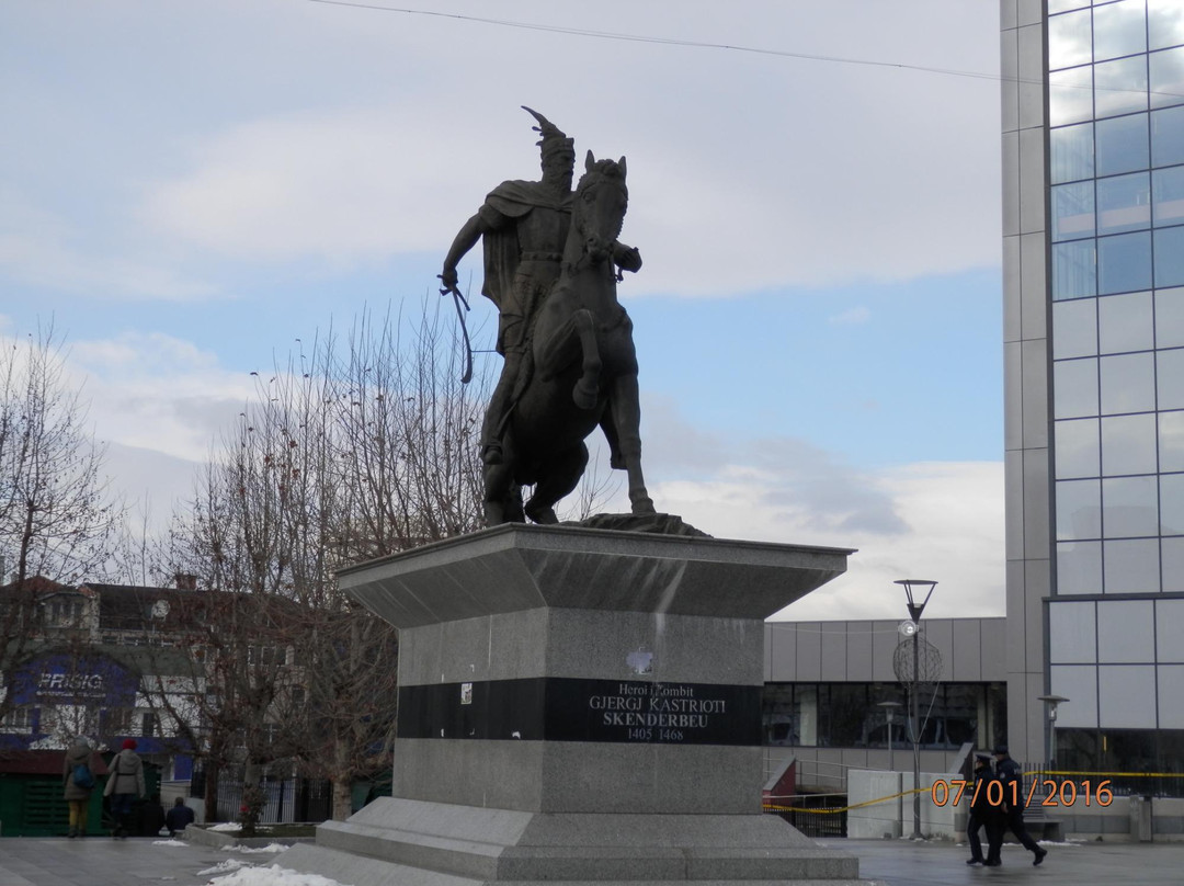 Skanderbeg statue景点图片