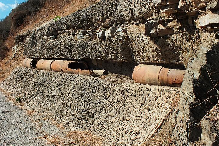 The Ancient Naxos Aqueduct景点图片