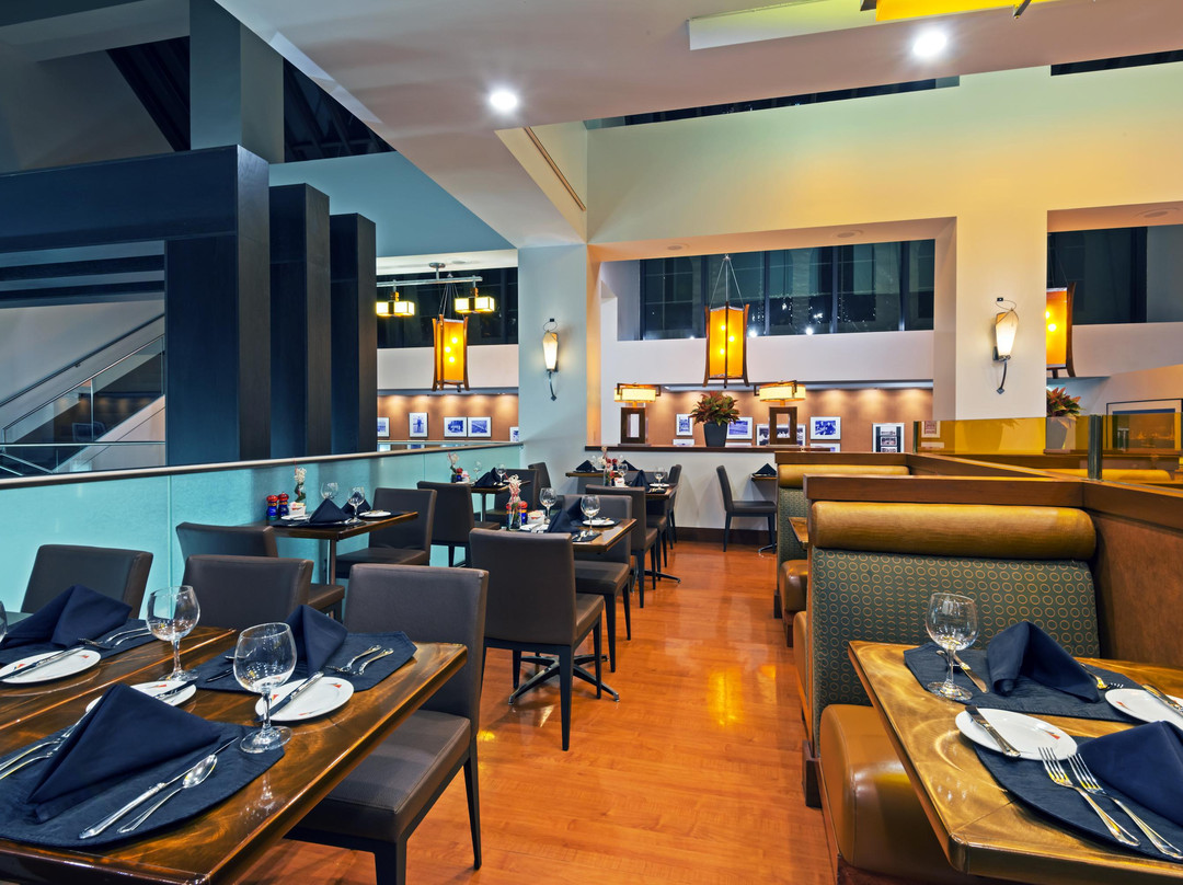 Regatta Bar & Grille