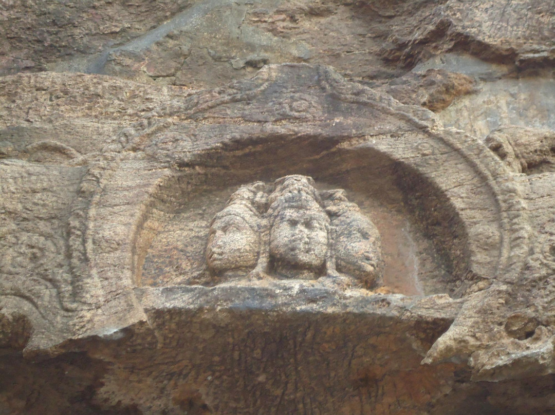 Mogalarajapuram Caves景点图片