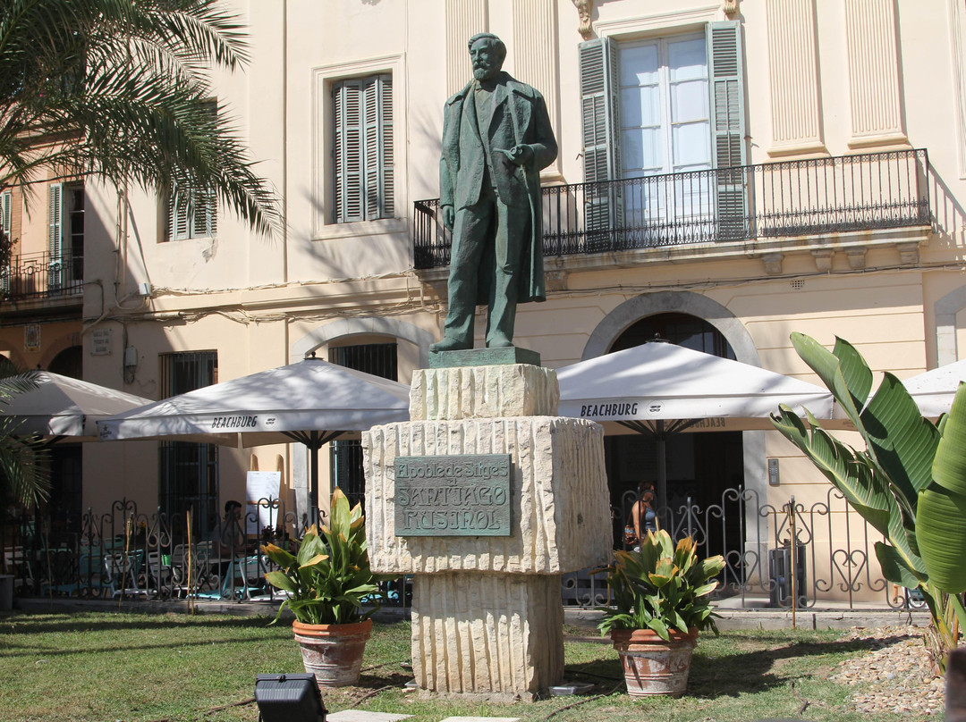 Monumento a Santiago Rusinol景点图片