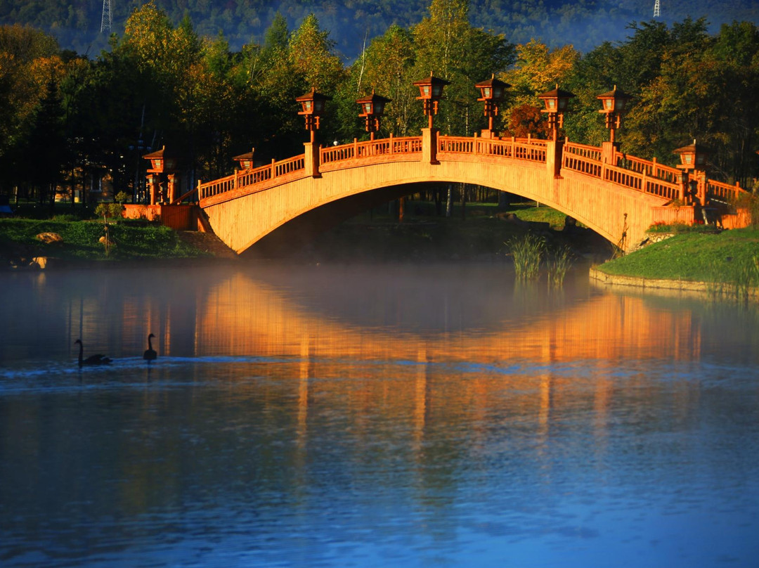 宝宇龙花温泉酒店主图