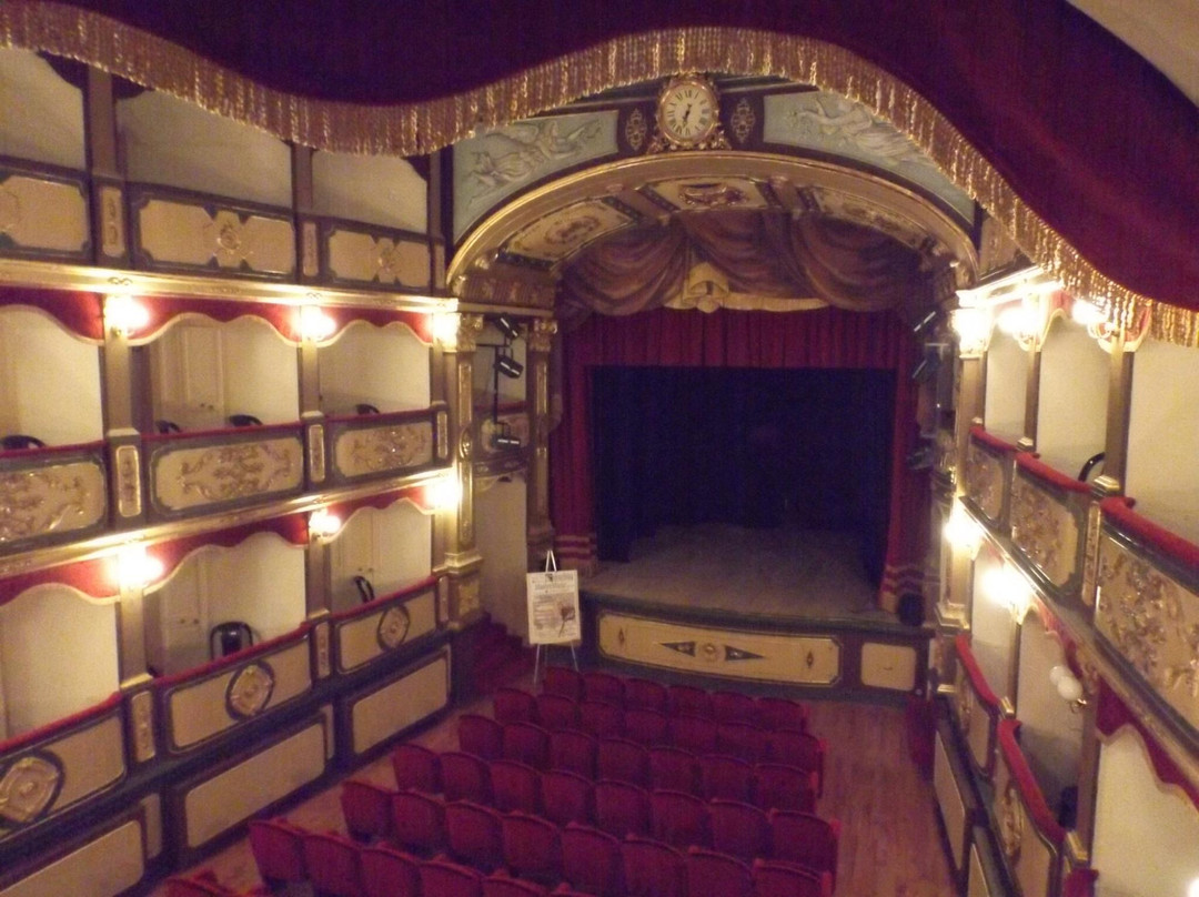 Teatro Garibaldi-加里波利必去景点