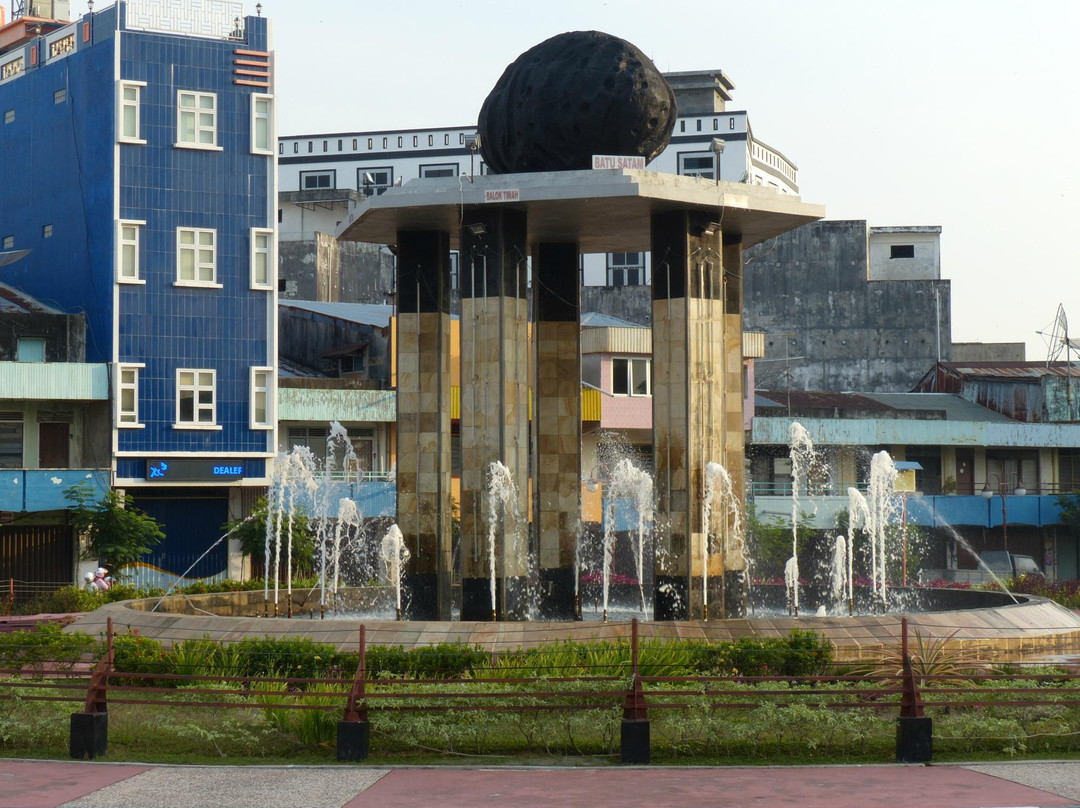Satam Stone Monument景点图片