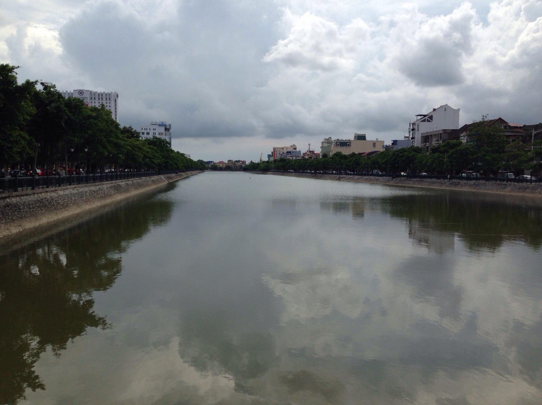 Tam Bac Lake景点图片